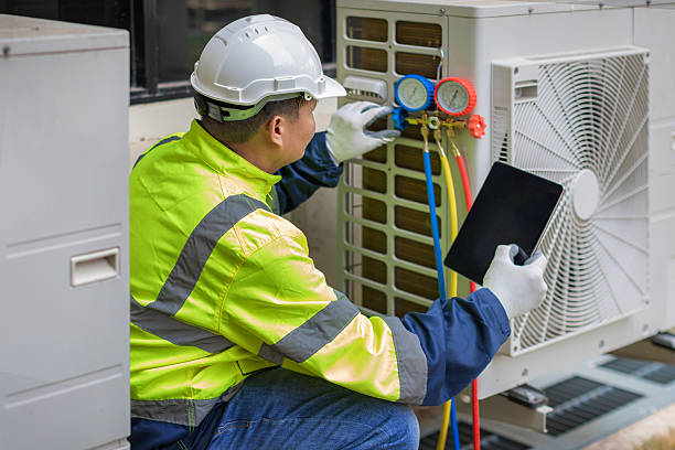 Professional Hvac technician working in Rancho Santa Fe, CA